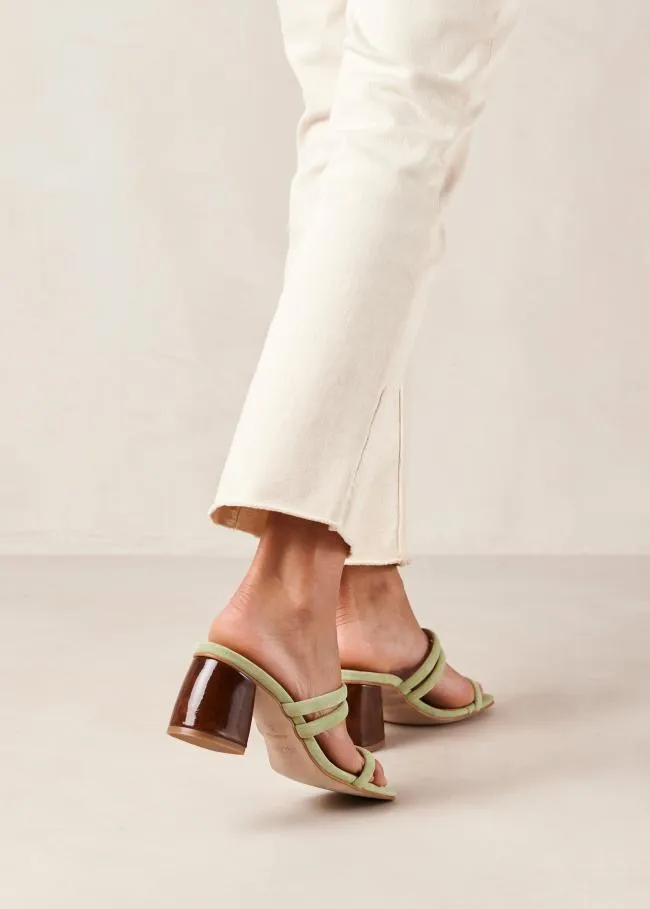 ALOHAS Mules Indiana 8211 Green Leather Sandals 8211 Women