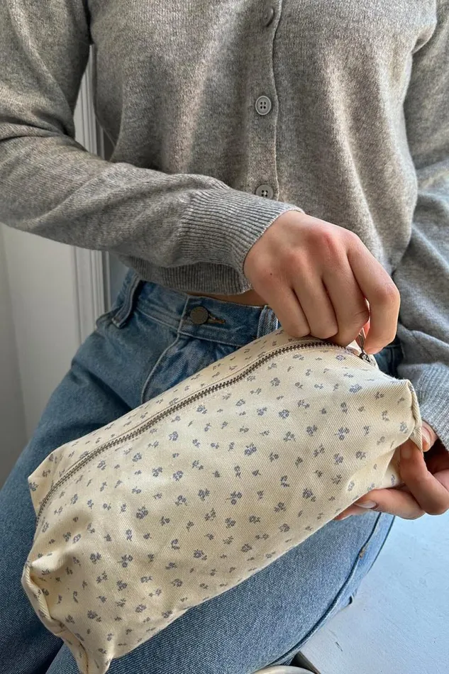 Brandy Melville Bags and Backpacks Floral Beauty Case Ivory Lilac Floral 8211 Women