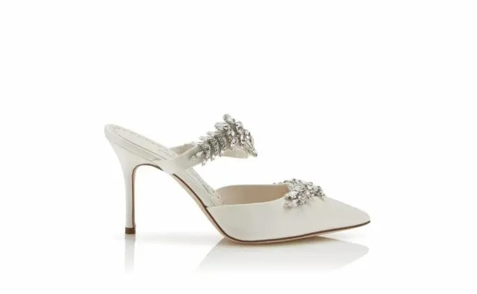 Mules Women Manolo Blahnik LURUMOffWhite Satin Crystal Embellished Mules Mules Women Manolo Blahnik LURUMOffWhite Satin Crystal Embellished Mules