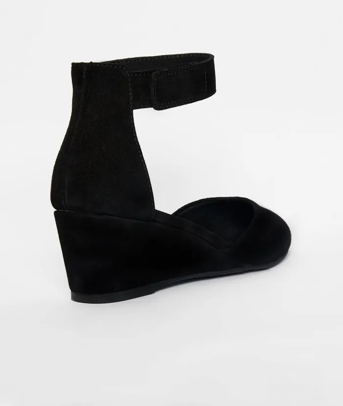 Pelle Moda Kitty Wedge 8211 Black Black Kid Suede Women Wedges Pelle Moda Kitty Wedge 8211 Black Black Kid Suede Women Wedges
