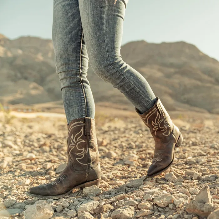 Western Women Stetson Iris MidCalf Embroidered Boot Brown