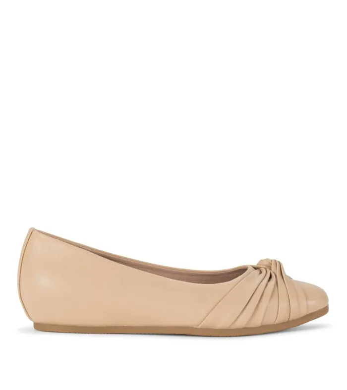 Women Baretraps Flats and Loafers Chainey Casual Flat Natural Women Baretraps Flats and Loafers Chainey Casual Flat Natural