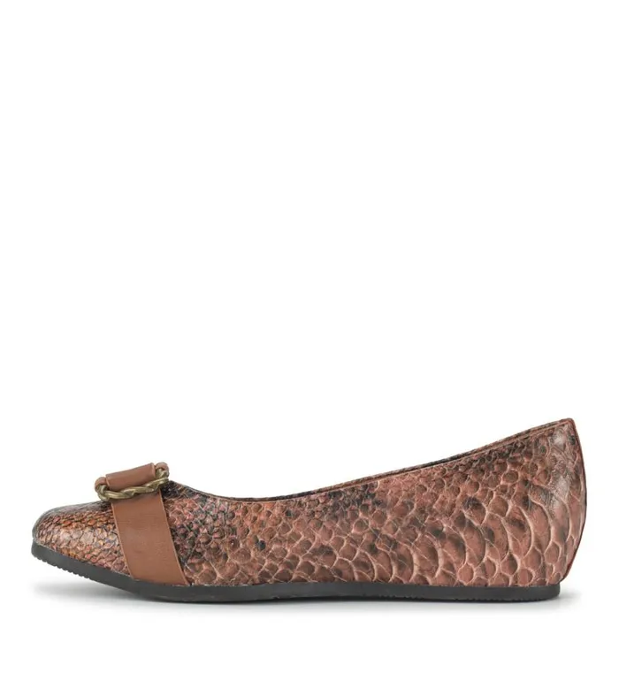 Women Baretraps Flats and Loafers Colette Flat Oak Women Baretraps Flats and Loafers Colette Flat Oak