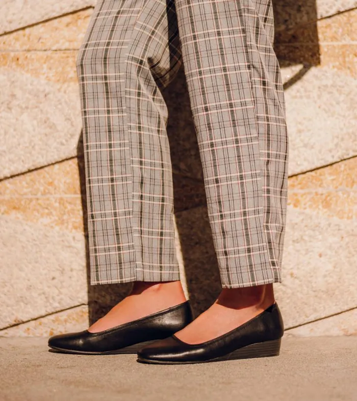 Women Baretraps Flats and Loafers Covette Wedge Slip On Black Women Baretraps Flats and Loafers Covette Wedge Slip On Black