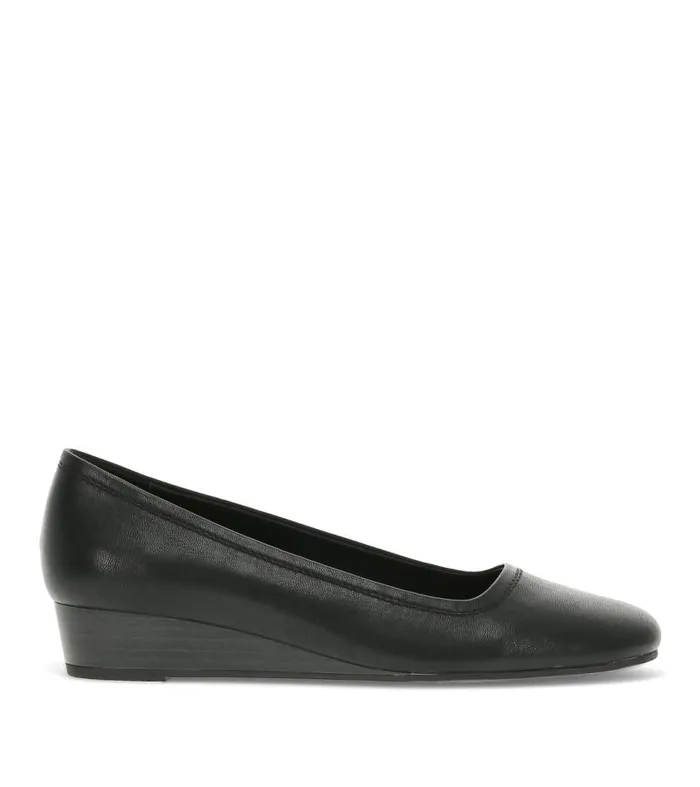 Women Baretraps Flats and Loafers Covette Wedge Slip On Black Women Baretraps Flats and Loafers Covette Wedge Slip On Black